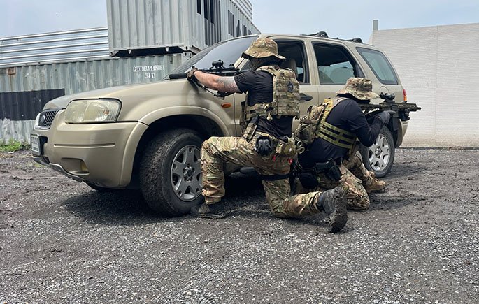 Vehicle-CQB-Firearms